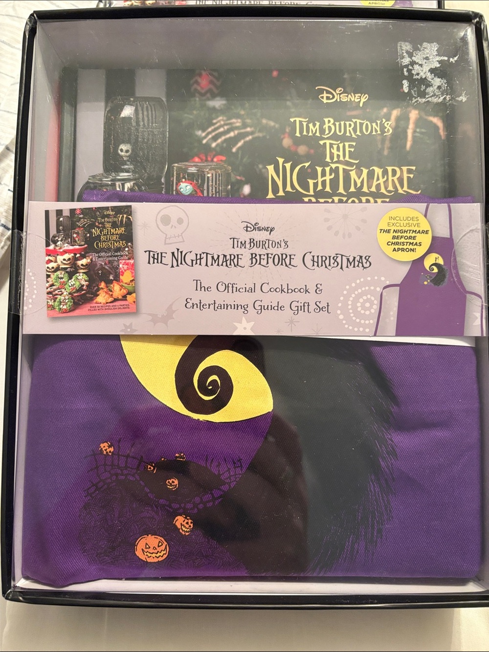 The Nightmare Before Christmas: Official Cookbook & Entertaining Guide Set NWT